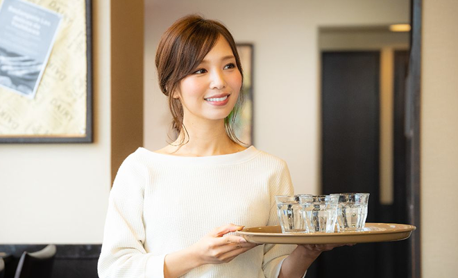 「接客の仮想体験」を実現疑似OJTでスキルを効果的に習得