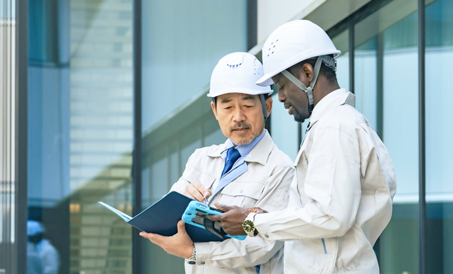 外国人従業員と日本人指導者をVR教材でつなぐ